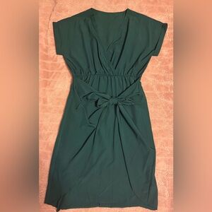 Elegant Green Button-Down Maxi Dress